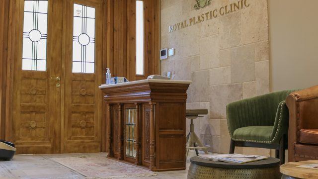 12-Royal-Plastic (49)